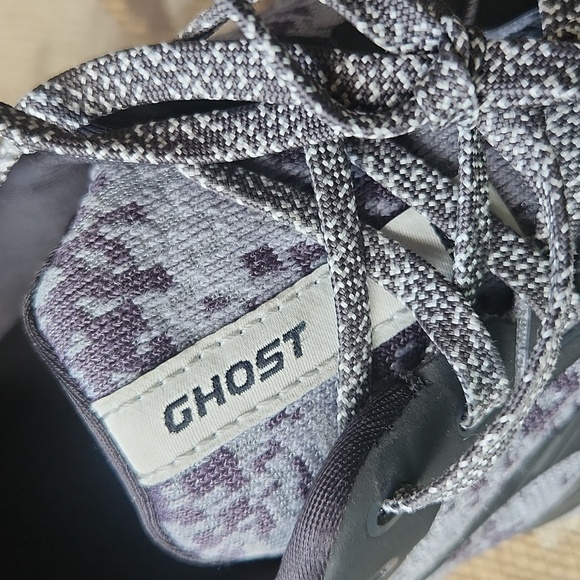 Brooks Monochrome Athletic Mens Ghost Sneakers - Picture 7 of 7